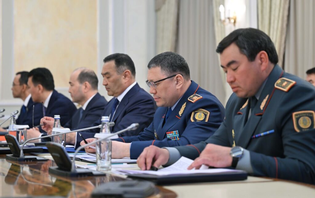 Көлік министрі Қарабаев сөгіс алды