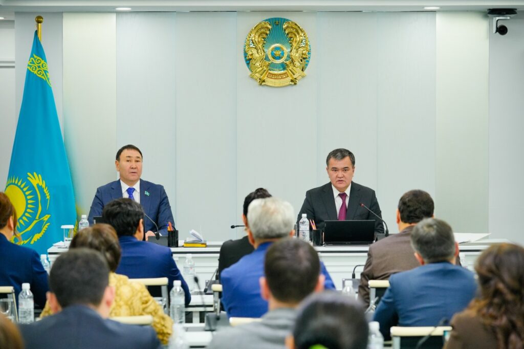 Аким Астаны попросил депутатов быть осторожнее в высказываниях