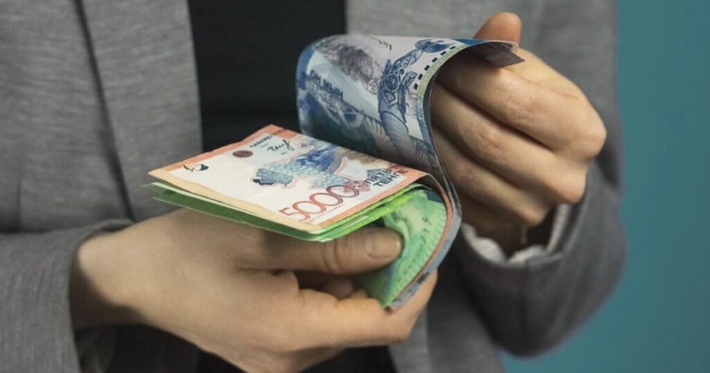 В Казахстане назвали самые высокие зарплаты — до 3,4 млн тенге