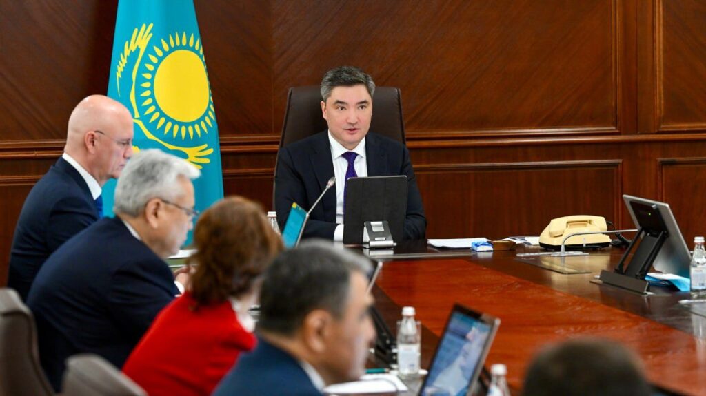 Бектенов поручил МВД за месяц разработать план борьбы с мошенничеством