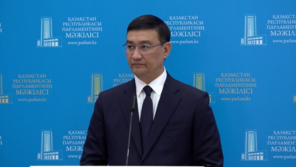 Экс-сенатор Қожамжаров қайда?