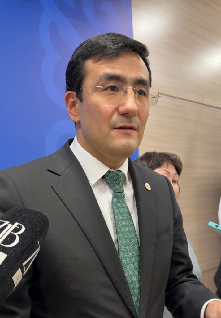 Глава Байтерек прокомментировал слова президента о неэффективных сотрудниках