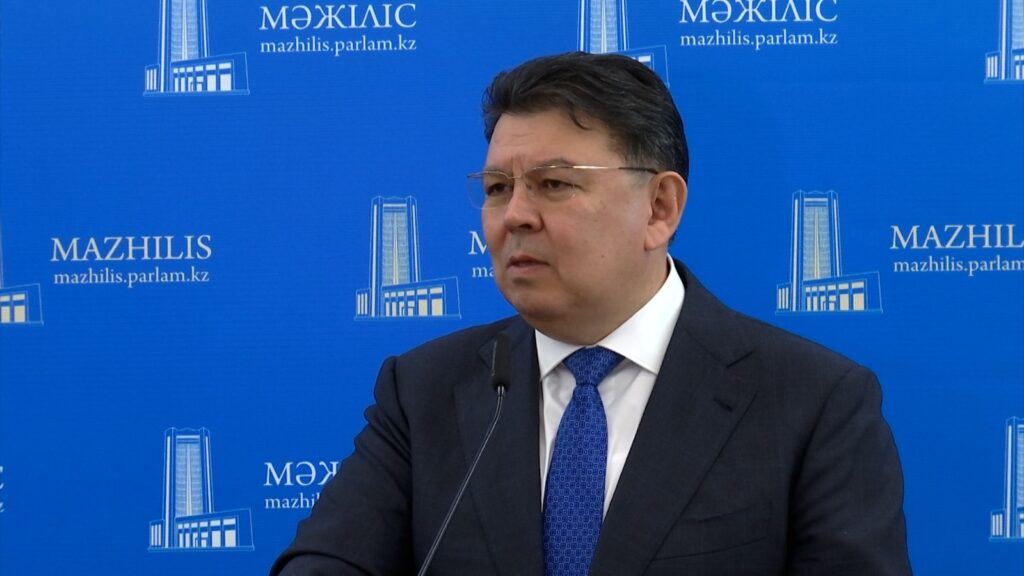 Алатауды кім басқарады?