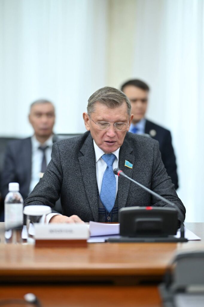 «Баланс свободы и безопасности»: в Казахстане усиливают регулирование религиозной сферы