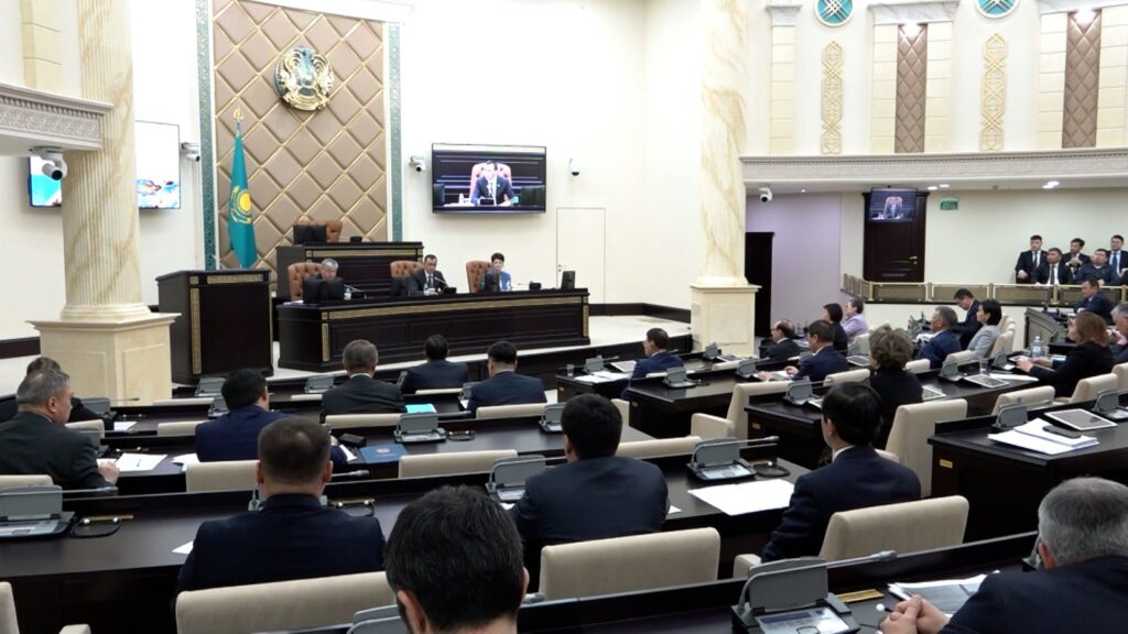 Қазақстан Темір жолы қарызға батып жатыр