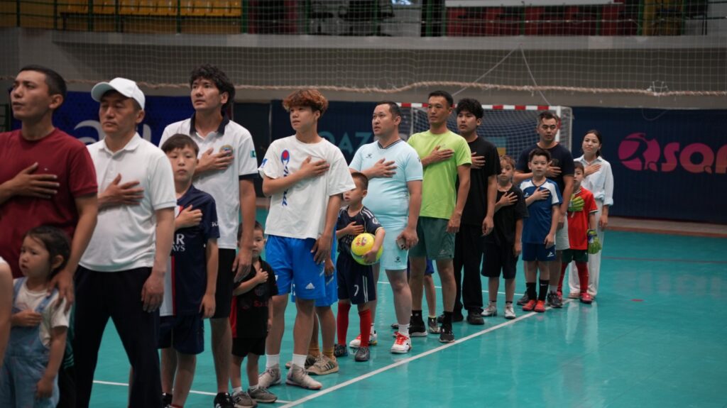 Әкелер күні мерекесінде футболдан шеберлік сабақ өтті