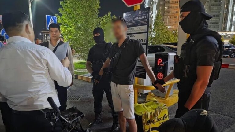 Выдавал себя за подростка и выманивал у детей интимные фото: мужчину задержали в Шымкенте